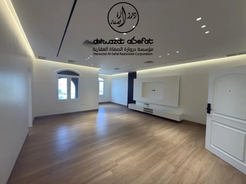 للإيجار شقه في الدور الأول في الرميثيه قطعه 1 