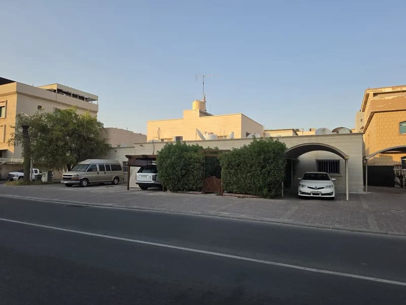للبيع بيت في الرميثية ق 9