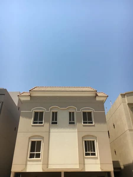 للبيع فيلا استثماري في المسايل قطعة 4