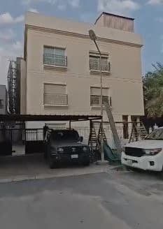 للبيع بيت في مبارك الكبير ق 5  