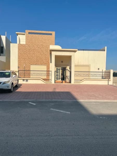 للبيع شاليه في مدينة صباح البحرية الثالثة