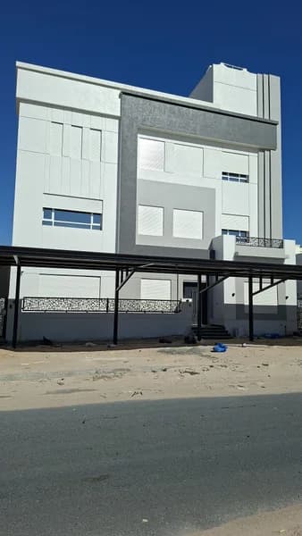 للبيع فيلا في جنوب عبدالله المبارك قطعه ٢ 