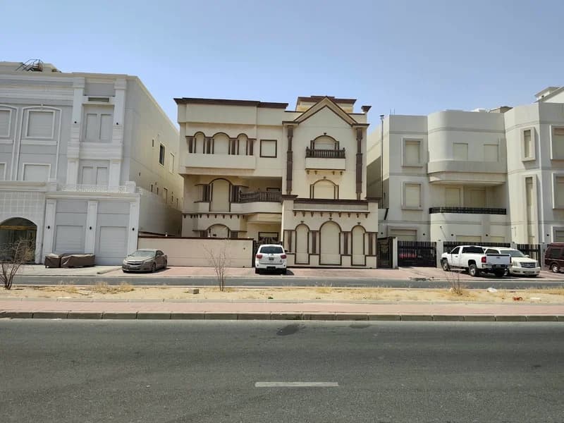 للبيع فيلا في صباح الاحمد