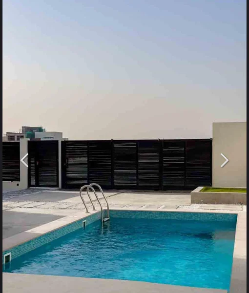 للبيع  بيت جديد وموقع مميز في الخالديه 