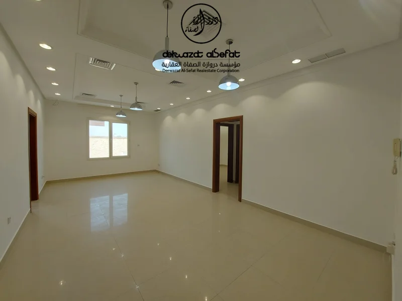 للإيجار شقه في الدور الأول الشهداء قطعه 5