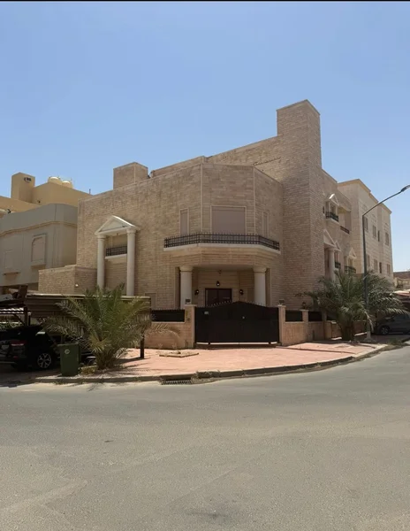 للبيع فيلا في الزهراء ا‏قطعة 4 