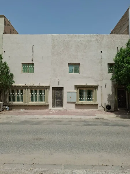 للبيع بيت في الظهر 