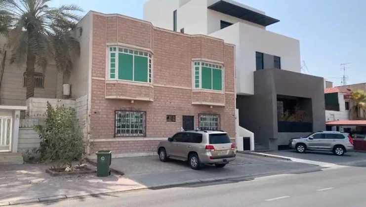 للبيع بيت في بيان