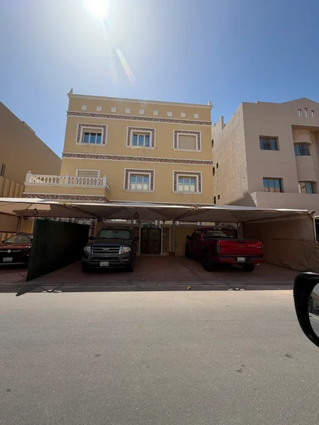 للبيع بيت في مدينة جابر الاحمد قطعة 1