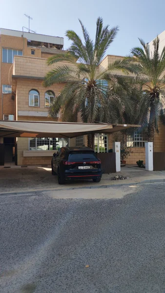 للبيع بيت قديم في بيان قطعة 5