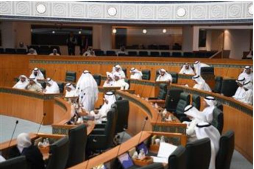 نواب يقترحون تثمين الأملاك السكنية في قطع 12،4،2 بالسالمية