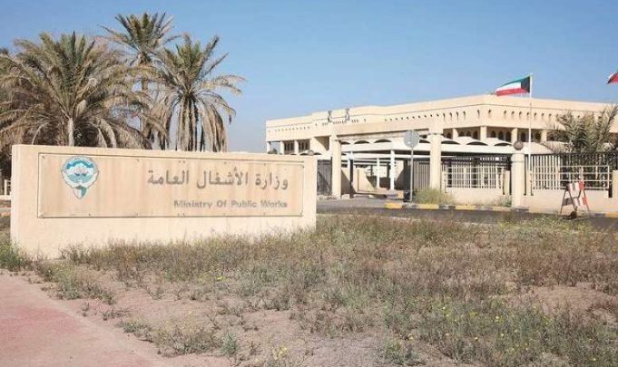 «الأشغال» تخطو أولى خطوات... إصلاح الشوارع