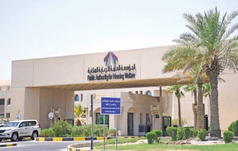 «السكنية» تتسلم 8 مبانٍ عامة في المطلاع