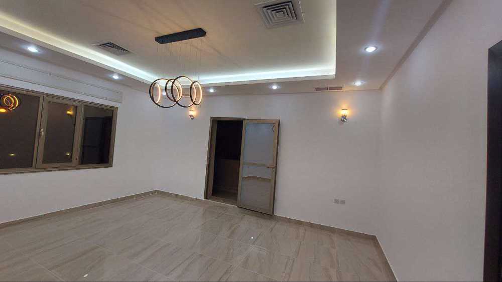 للإيجار شقة جديدة في مدينة جابر الأحمد قطعة  2