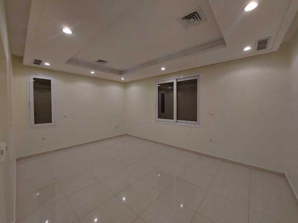 للايجار شقة  في ابو فطيرة قطعة 8