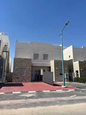 للبيع شاليه في مدينة صباح البحرية / الثالثة