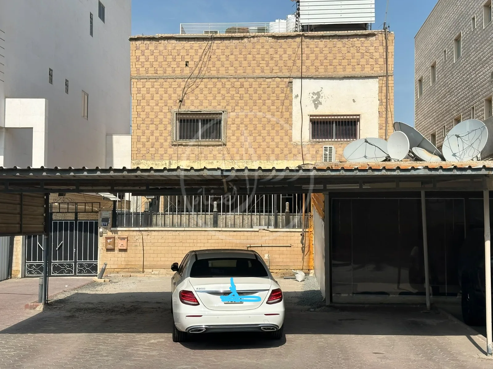 بيت قديم هدام للبيع في الشعب قطعة 3