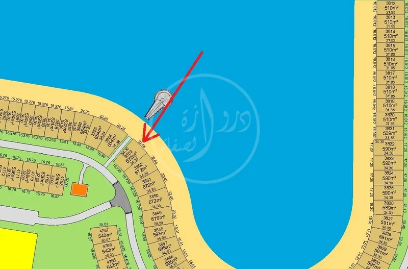 ارض مميزة للبيع في الخامسة واجهة وارتداد خلفي
