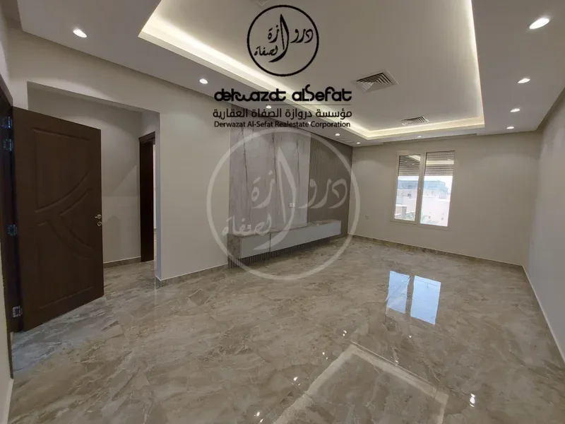 شقة للايجار في الرميثية الدور التالت قطعة 7