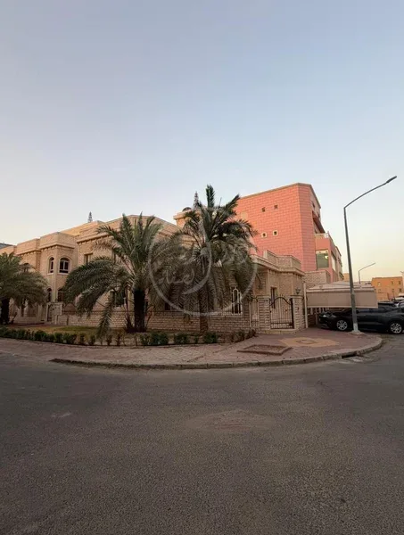 للبيع بيت في الزهراء قطعة 4