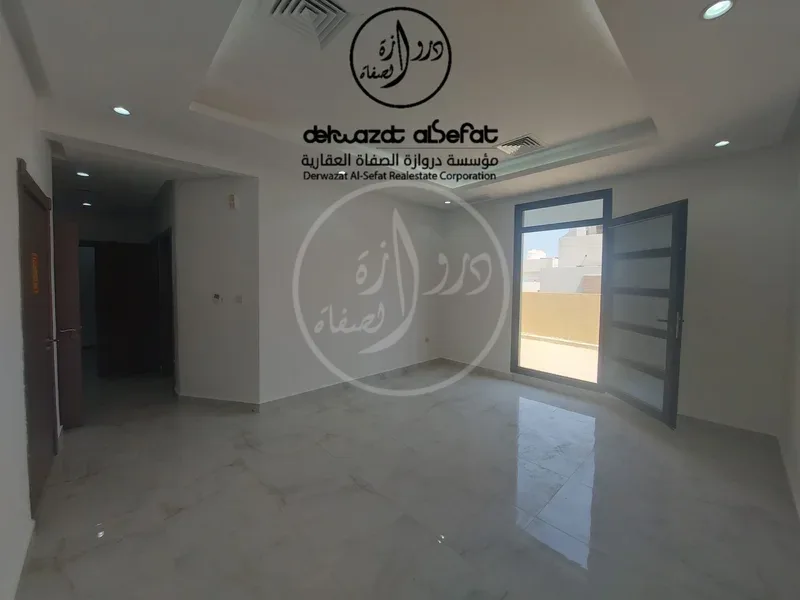 شقة مع رووف للايجار في ابوفطيرة قطعة 7