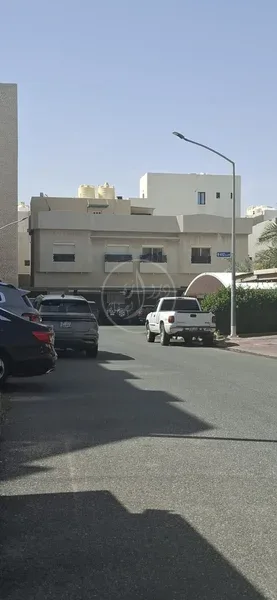 للبيع بيت في السلام قطعة 4