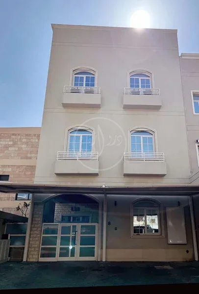 للبيع فيلا في كيفان قطعة 1