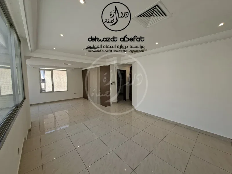 شقة للايجار في الدور السادس في الشعب البحرية قطعة 8