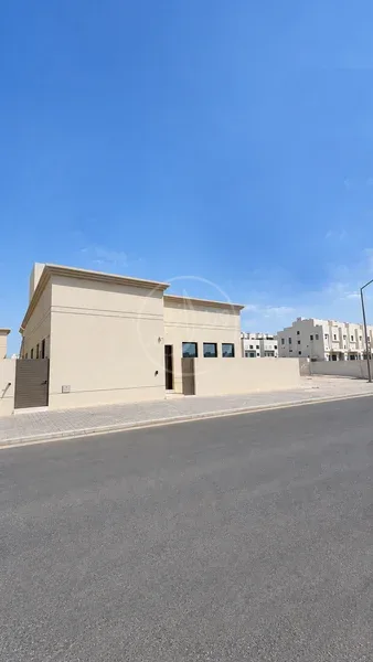 للبيع فيلا في المسايل قطعة 2