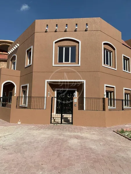 للبيع بيت في المنقف قطعة 1