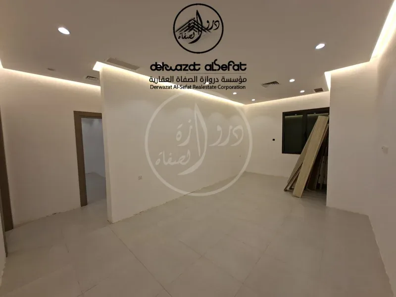 شقة للايجار في الدور الاول في المطلاع السكنية N7 قطعة 2