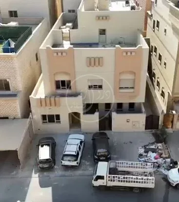 للبيع بيت استثماري في عبدالله مبارك قطعة 5