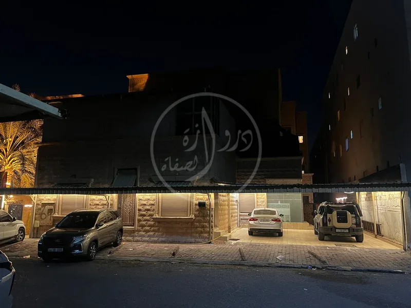 للبيع فيلا في هدية ق4